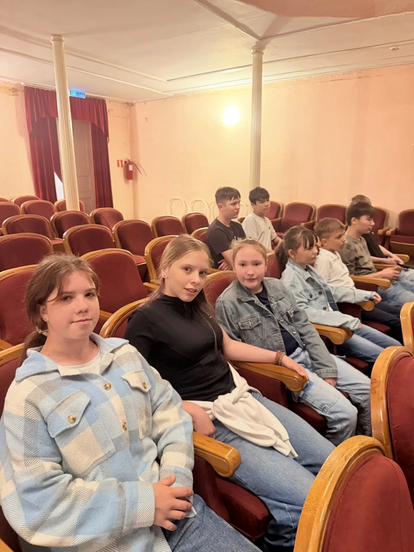 «Театр»